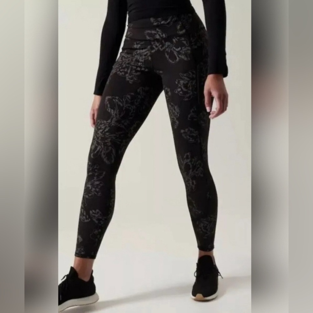 NEW with tags Athleta Rainier reflective tight